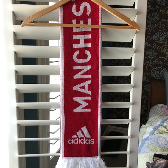 Adidas Manchester United scarf NWT - Picture 3 of 6